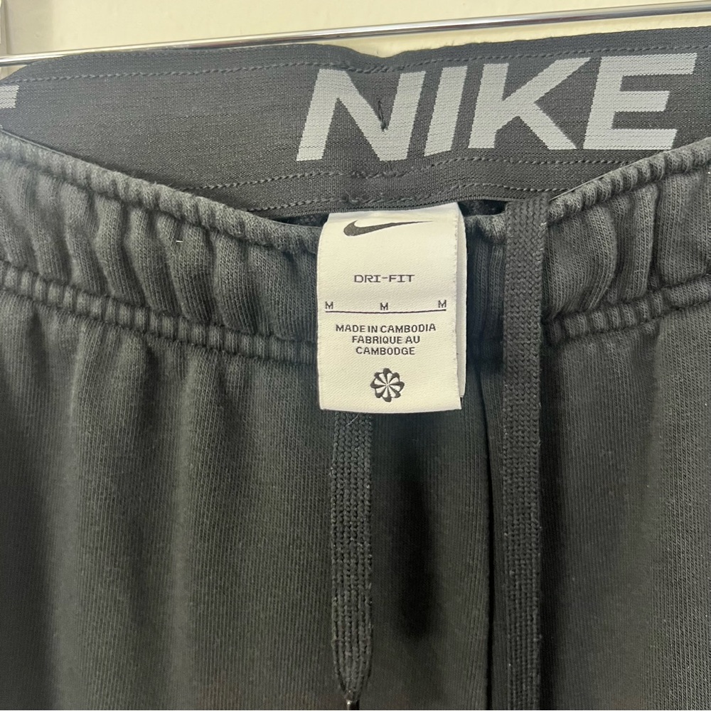 Nike Black Jogger Pants - Picture 2 of 3